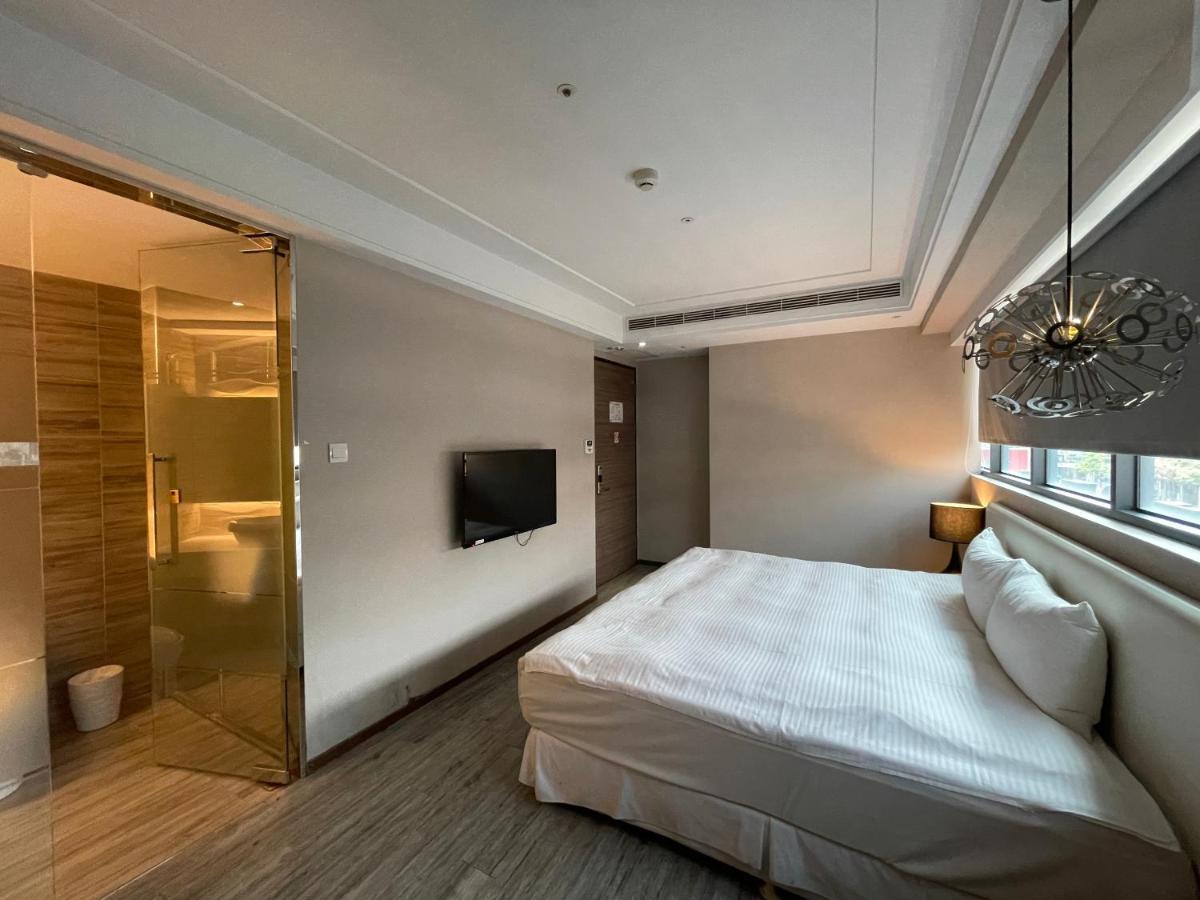 Royal Fine Hotel Kaohsiung Extérieur photo