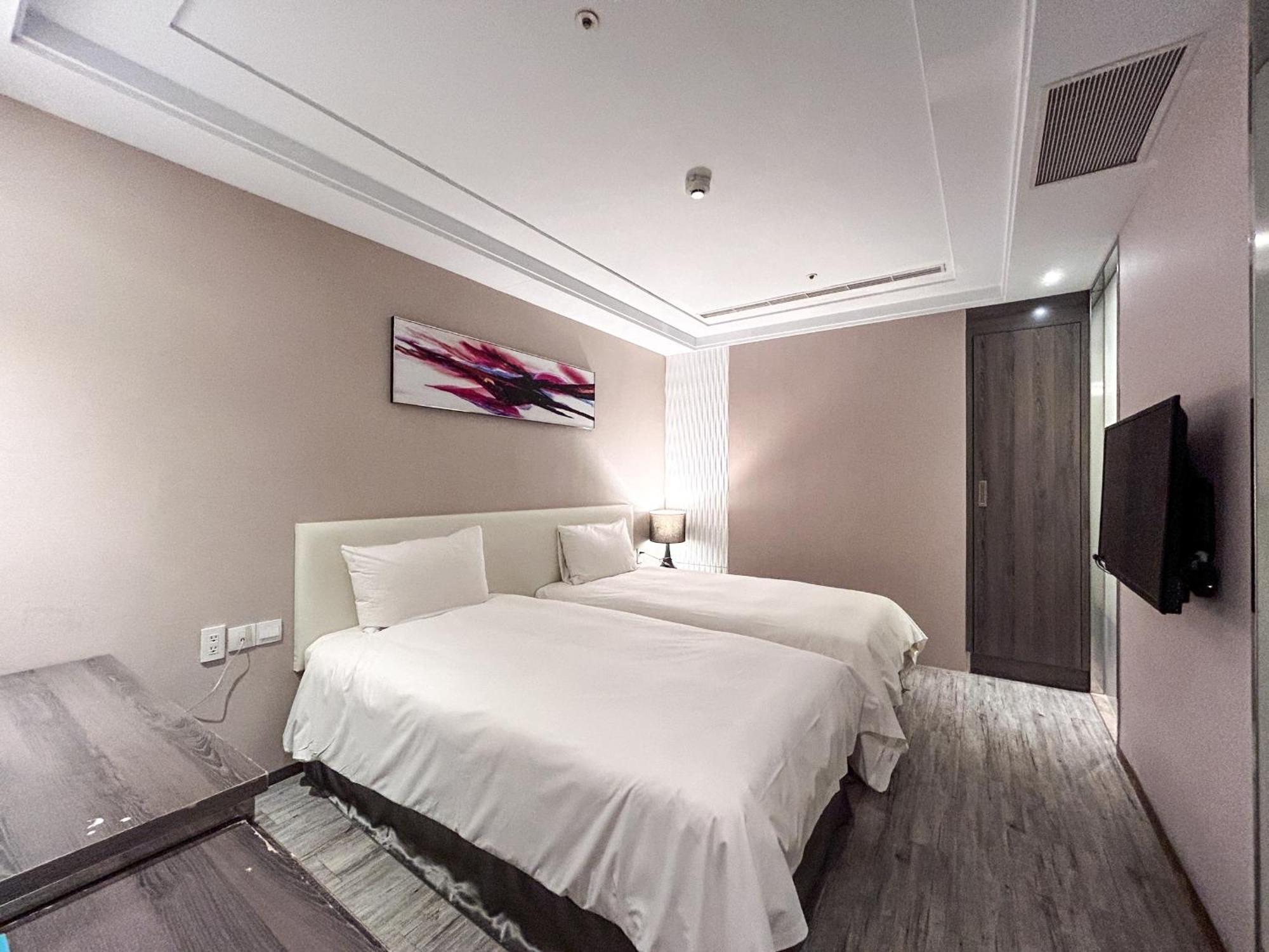 Royal Fine Hotel Kaohsiung Extérieur photo