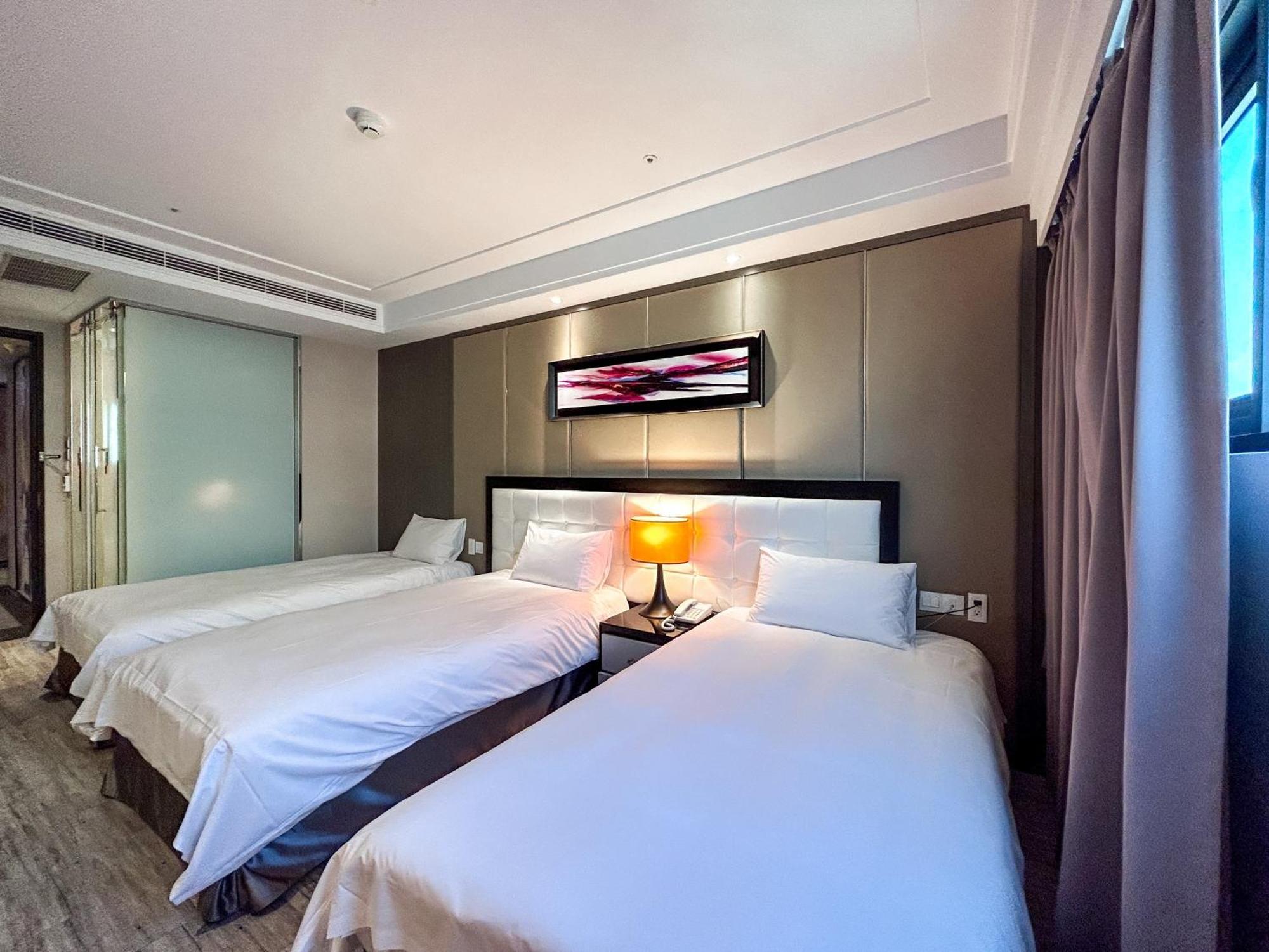 Royal Fine Hotel Kaohsiung Extérieur photo