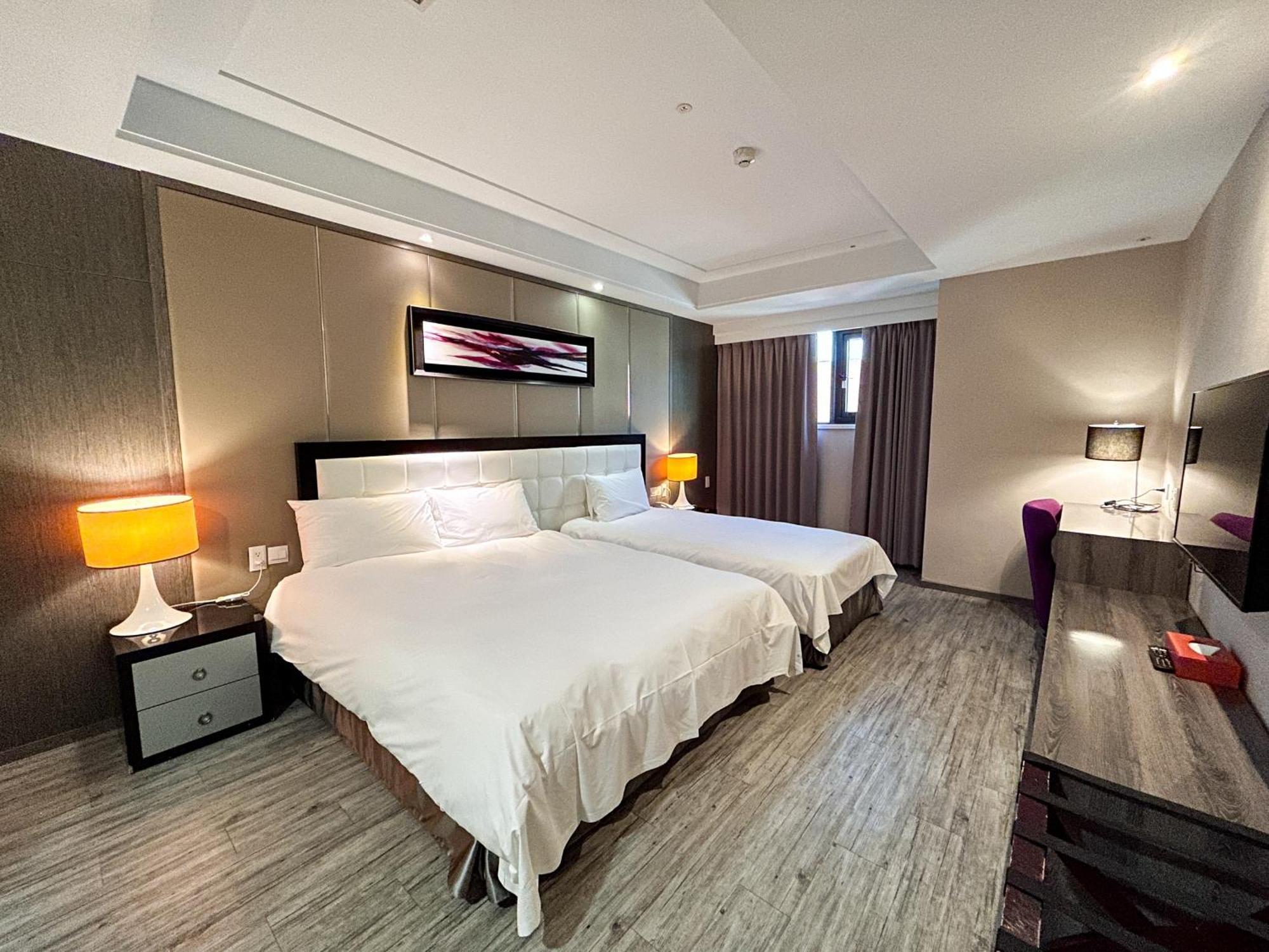 Royal Fine Hotel Kaohsiung Extérieur photo