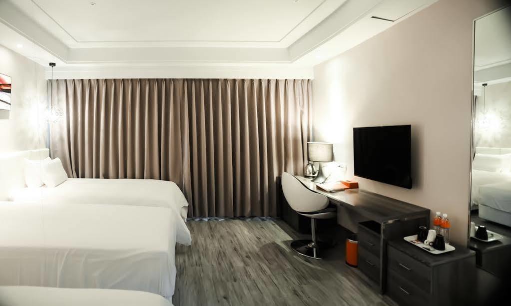 Royal Fine Hotel Kaohsiung Extérieur photo